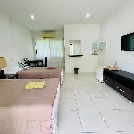 Wassana Sitdharma Guesthouse Trang Bagian luar foto