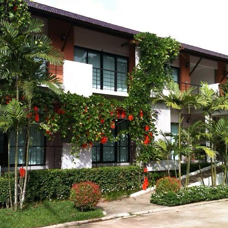 Wassana Sitdharma Guesthouse Trang Bagian luar foto
