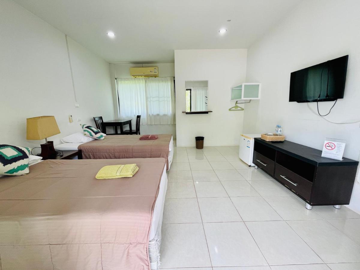 Wassana Sitdharma Guesthouse Trang Bagian luar foto