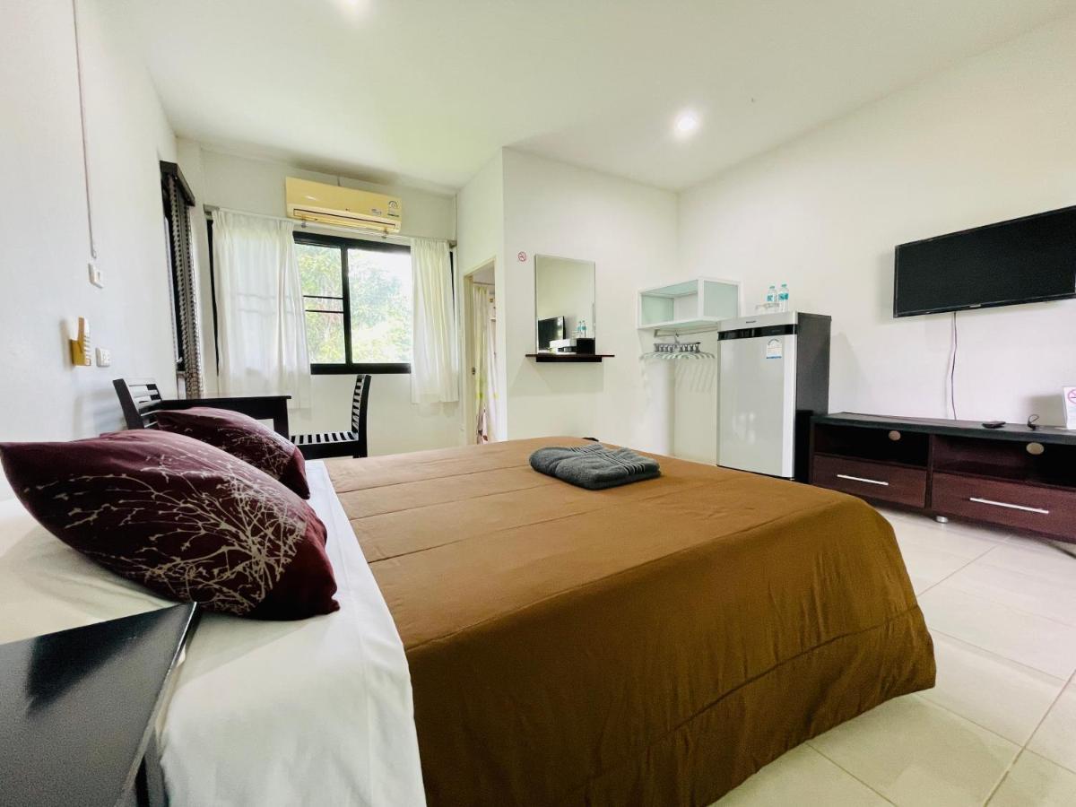 Wassana Sitdharma Guesthouse Trang Bagian luar foto