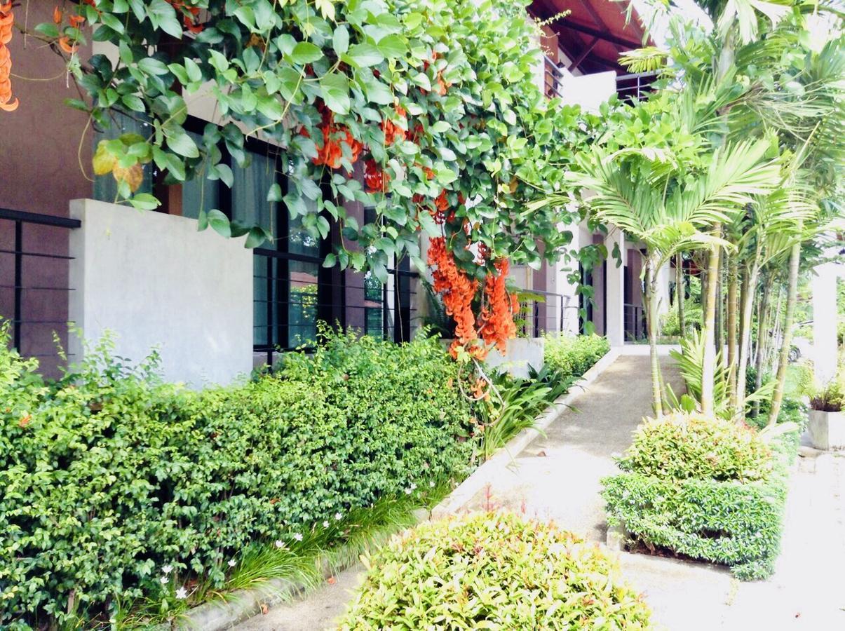 Wassana Sitdharma Guesthouse Trang Bagian luar foto
