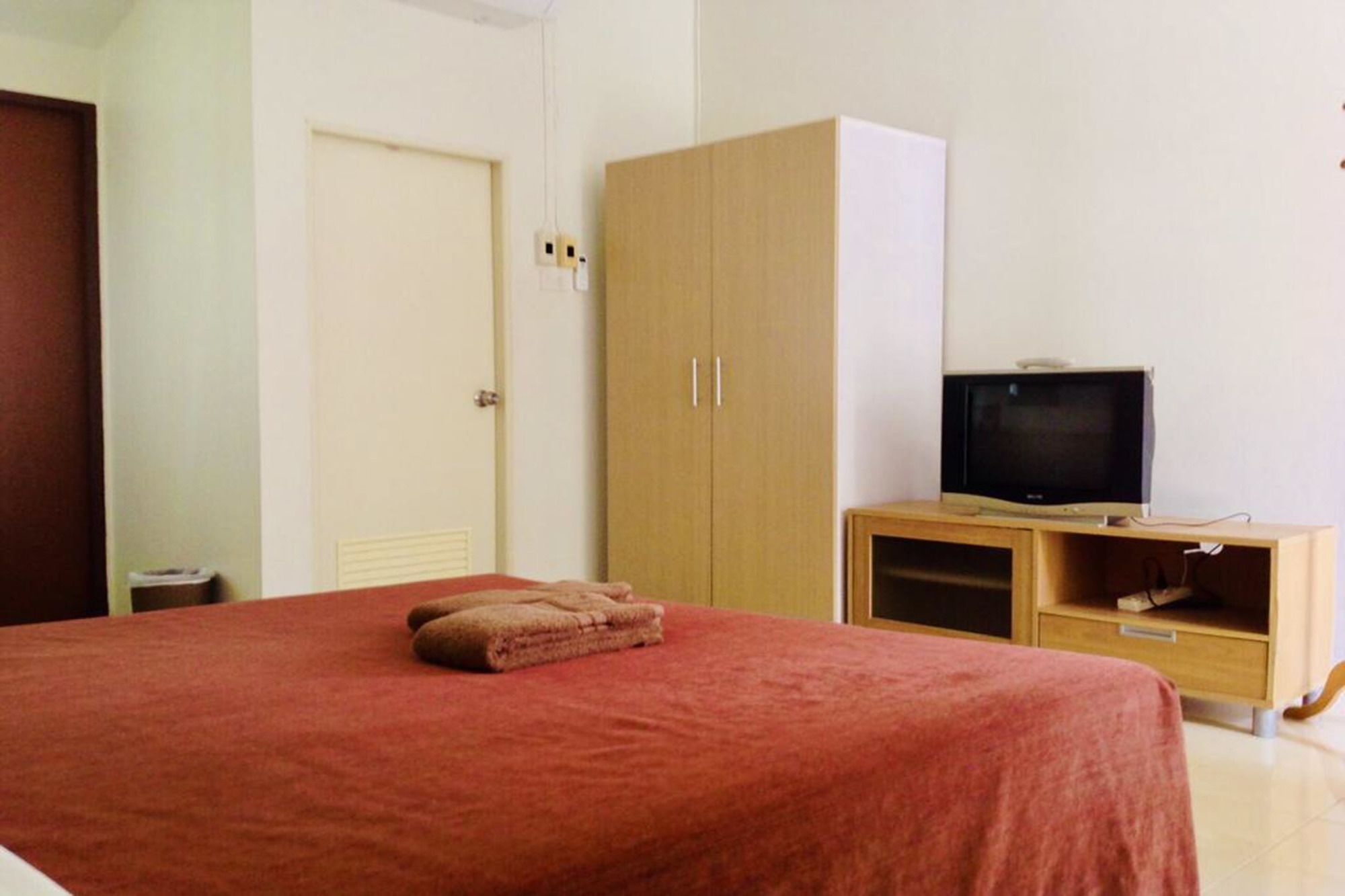 Wassana Sitdharma Guesthouse Trang Bagian luar foto