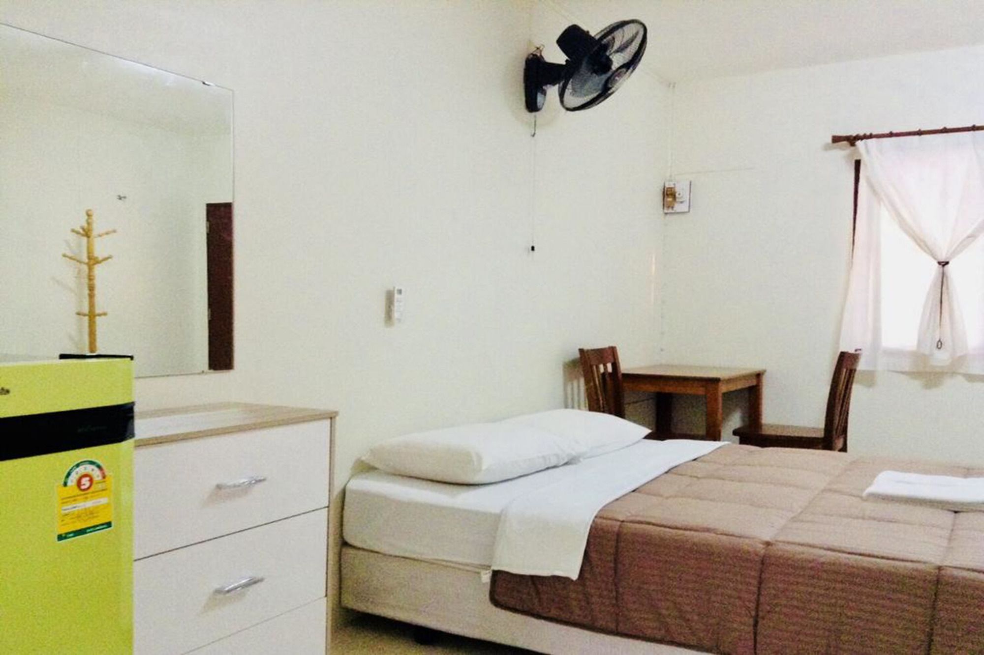 Wassana Sitdharma Guesthouse Trang Bagian luar foto