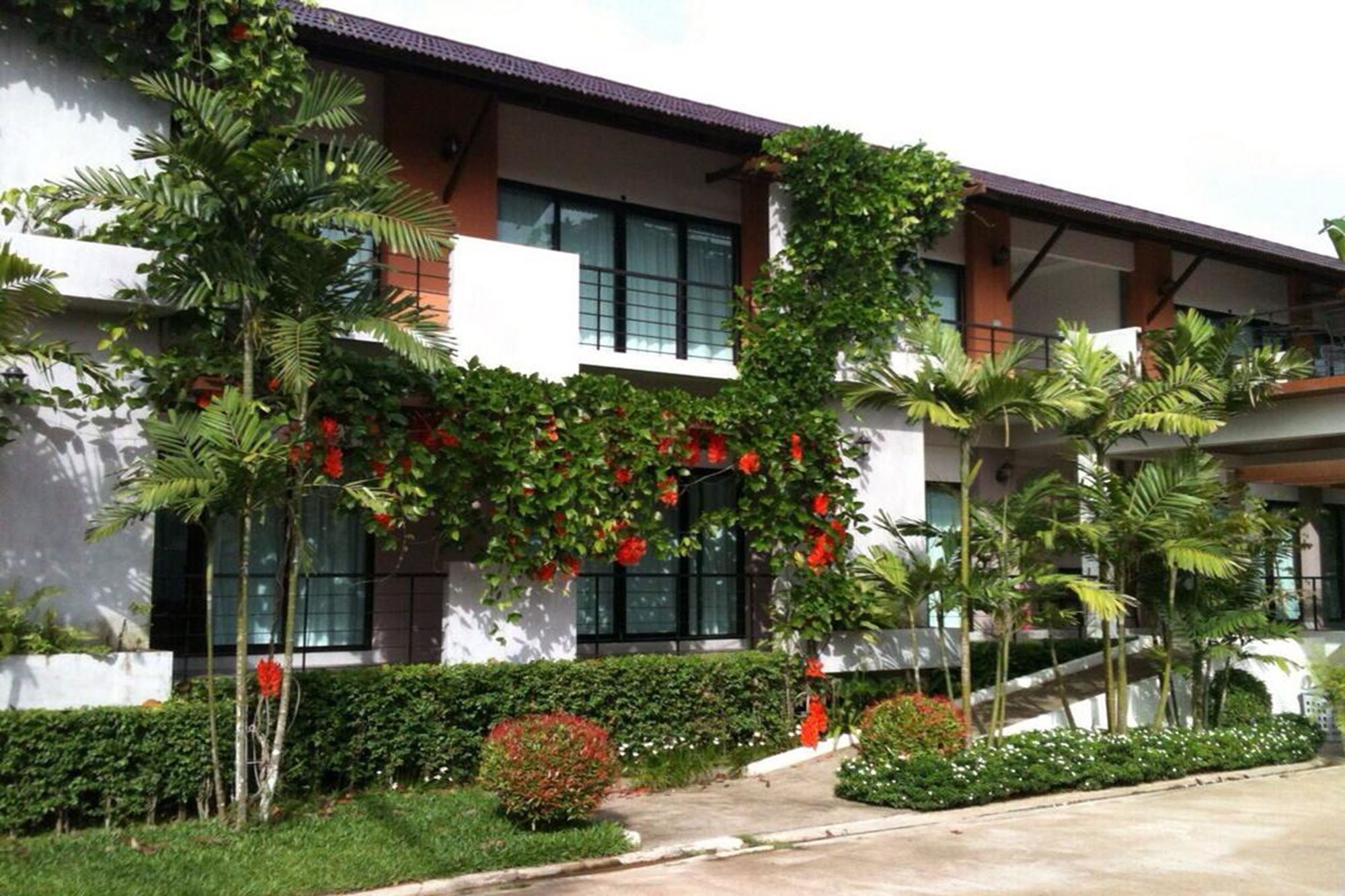 Wassana Sitdharma Guesthouse Trang Bagian luar foto